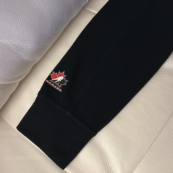 Women’s Nike Hockey Canada Legging / Jogger Pants - Picture 3 of 5